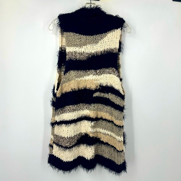 Free People Picture Perfect Shag Fuzzy Vest Small Black White Long | H1973 - Picture 8 of 10